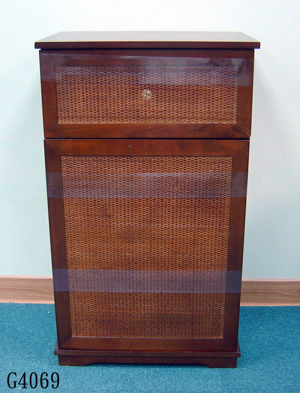 Other Material/Side table