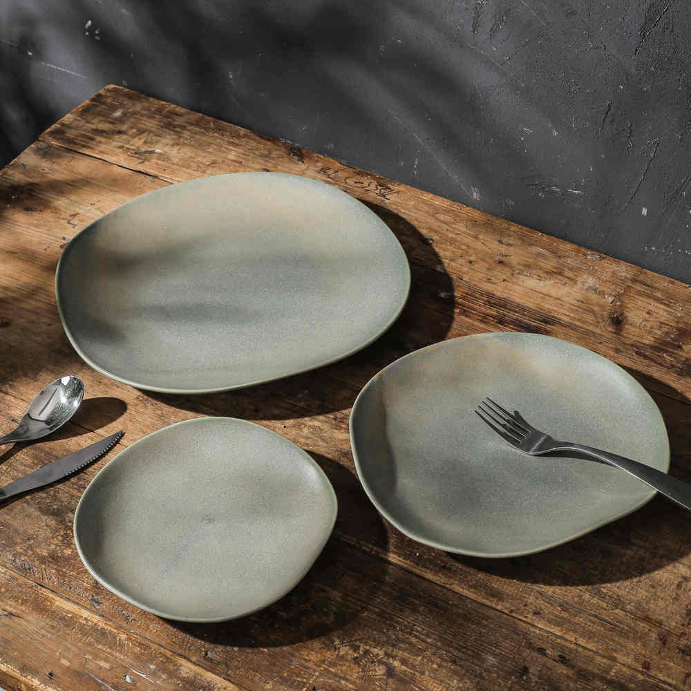 Dinnerware set