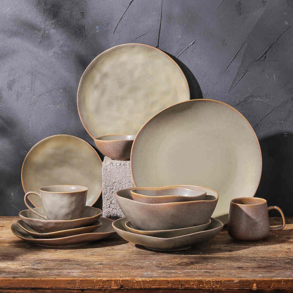 Dinnerware set