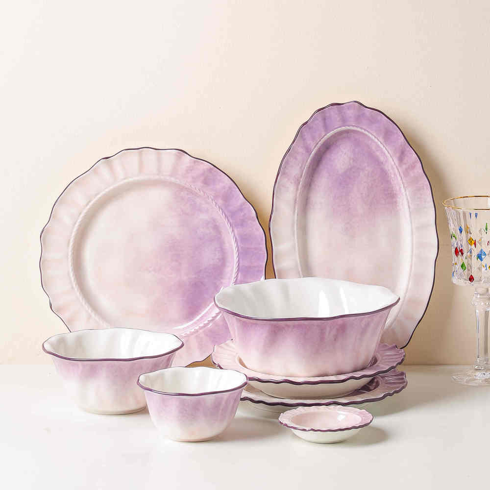 Dinnerware set