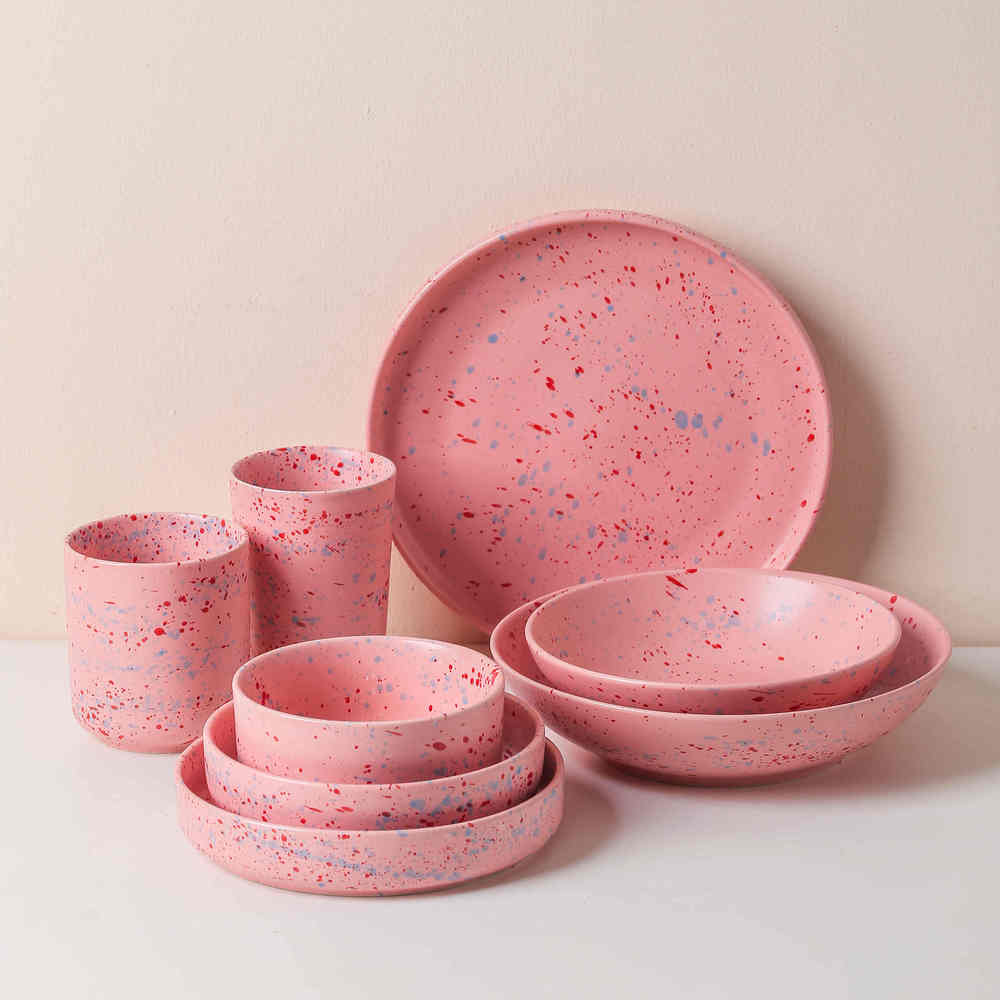 Dinnerware set