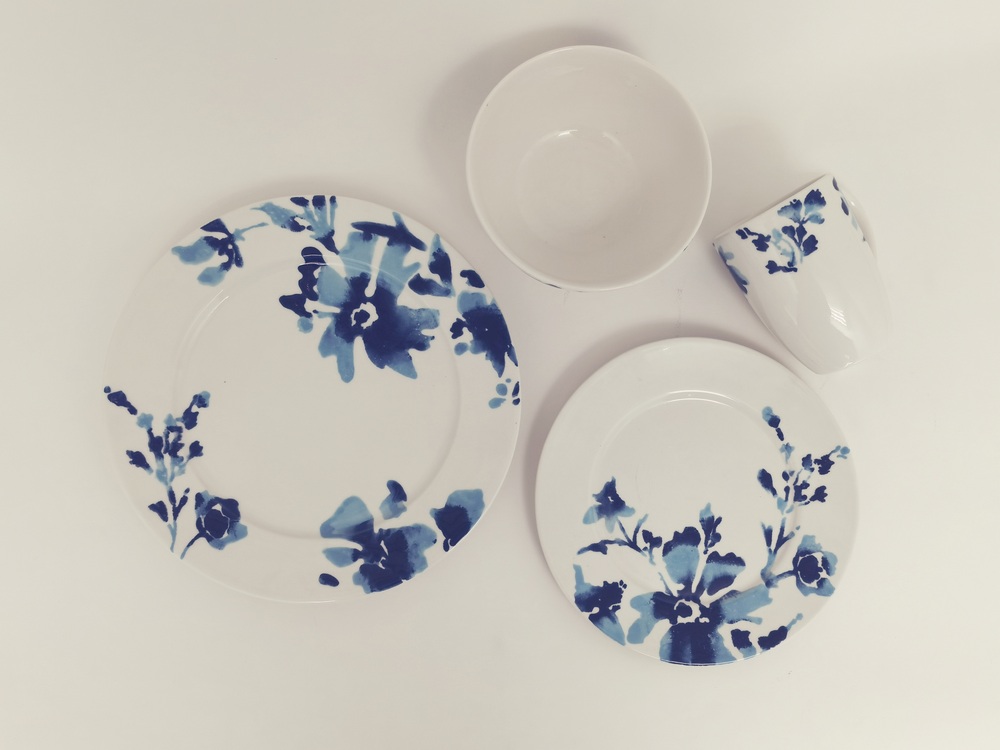 Dinnerware set