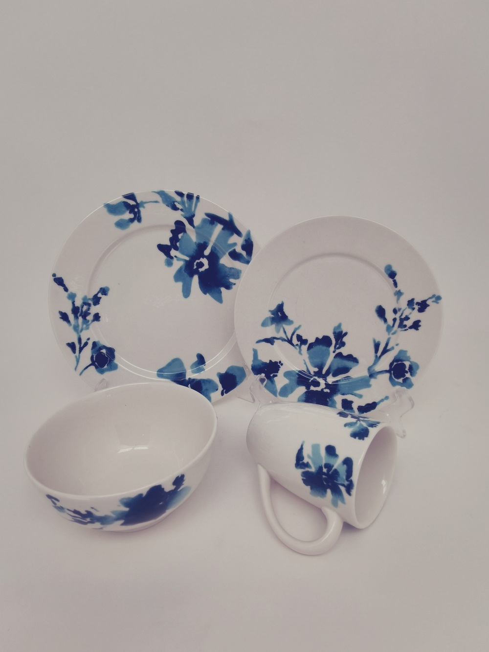 Dinnerware set