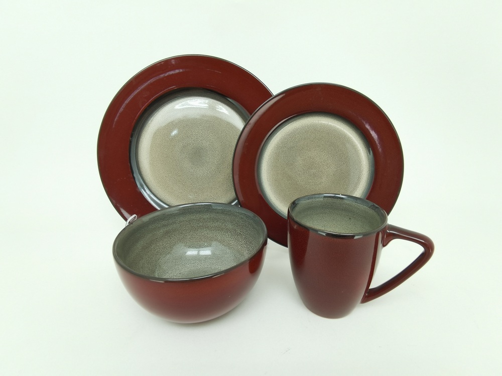 Dinnerware set