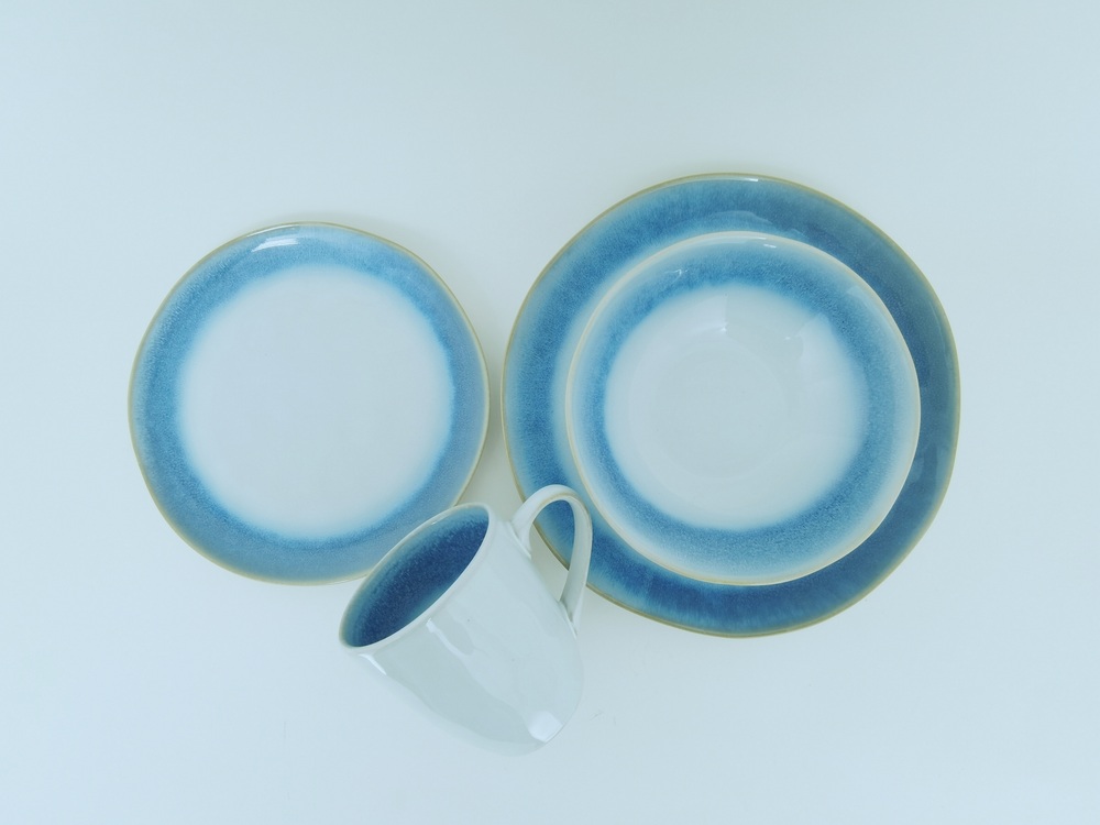 Dinnerware set