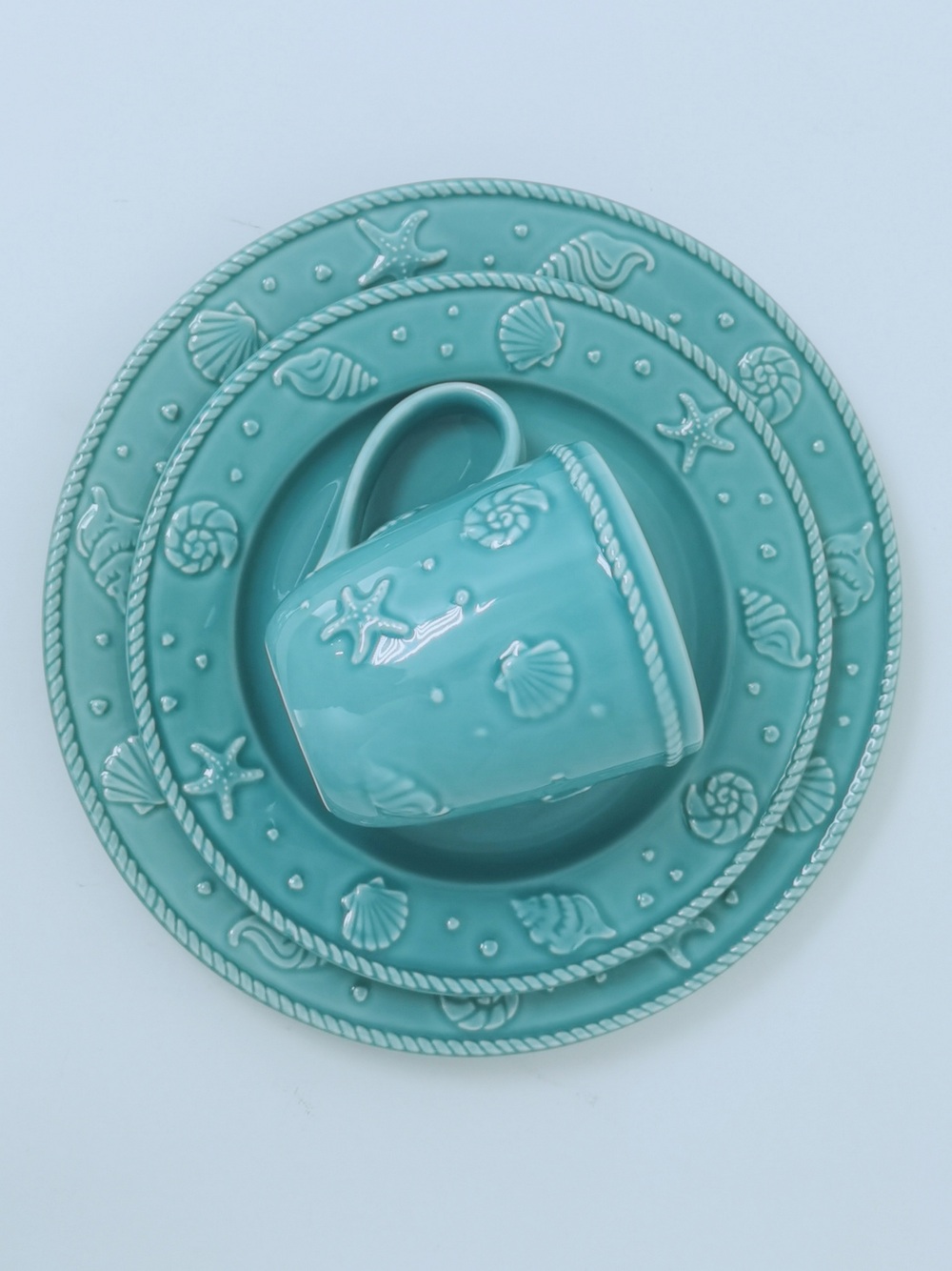 Dinnerware set