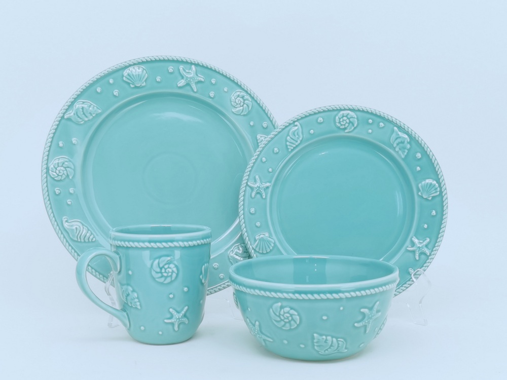 Dinnerware set