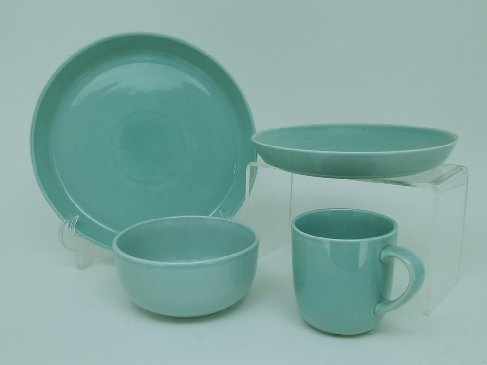 Dinnerware set