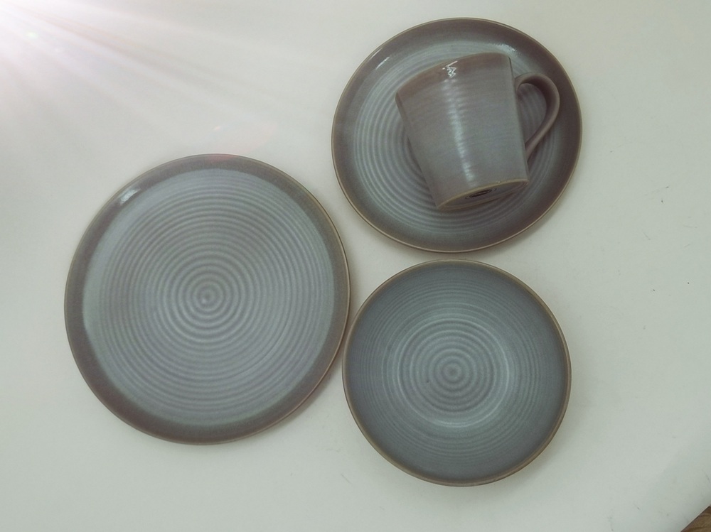 Dinnerware set