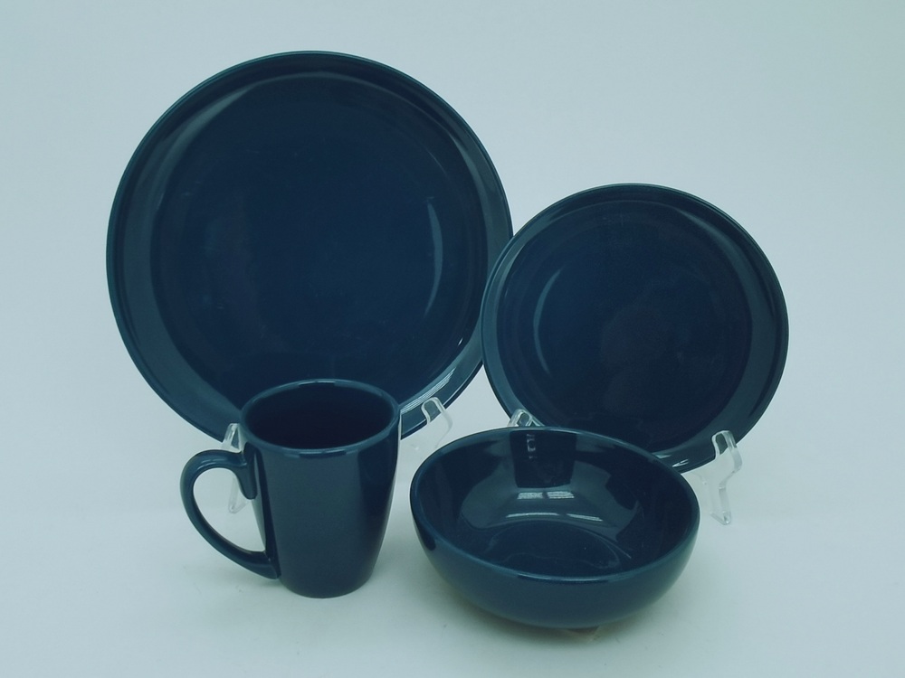 Dinnerware set