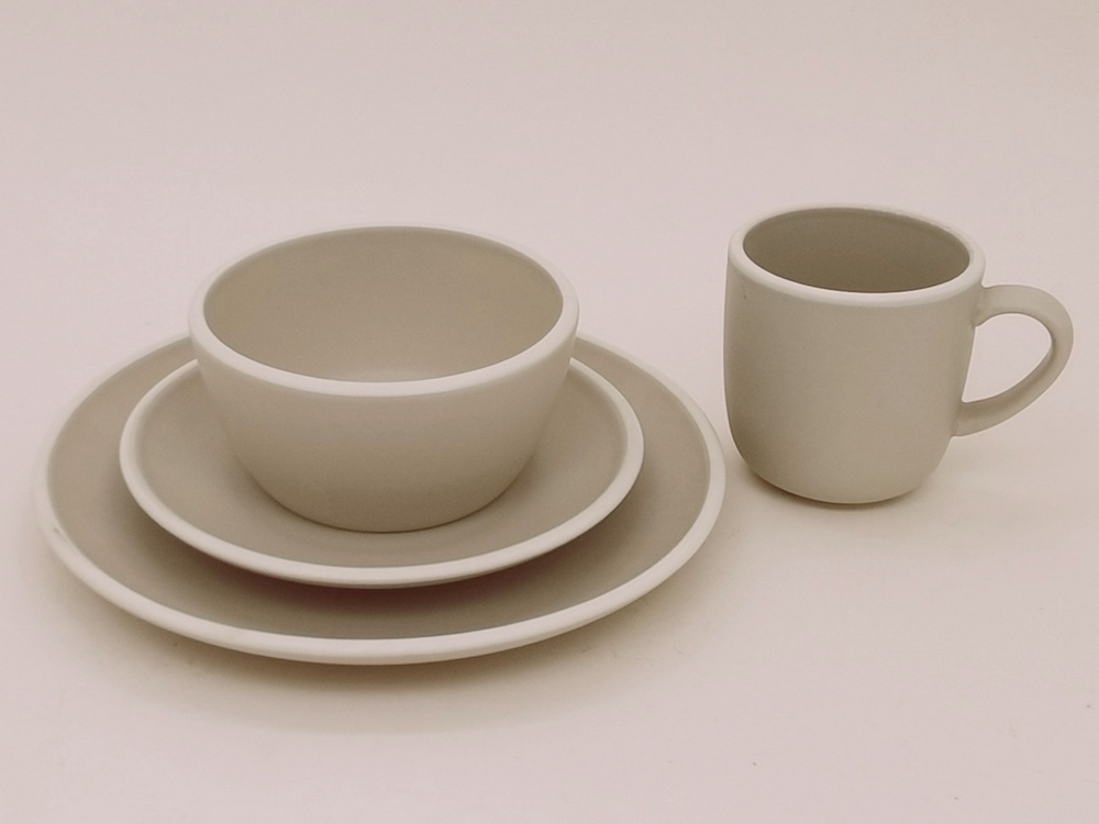 Dinnerware set