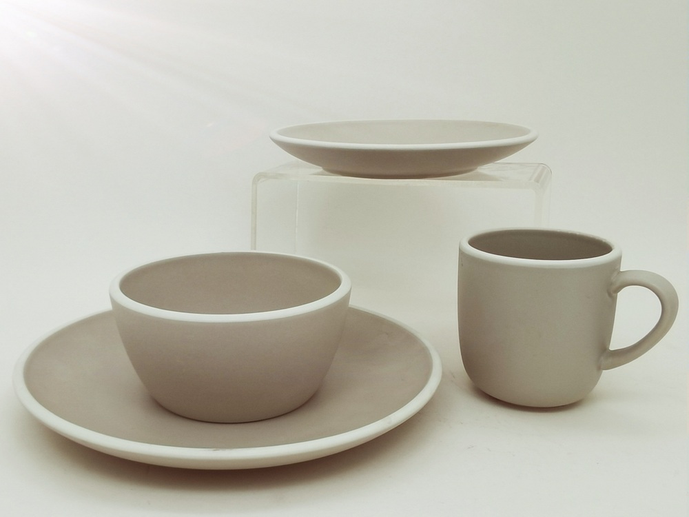 Dinnerware set