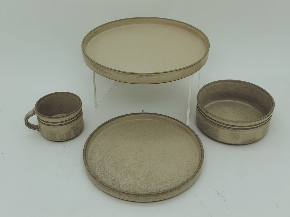 Dinnerware set