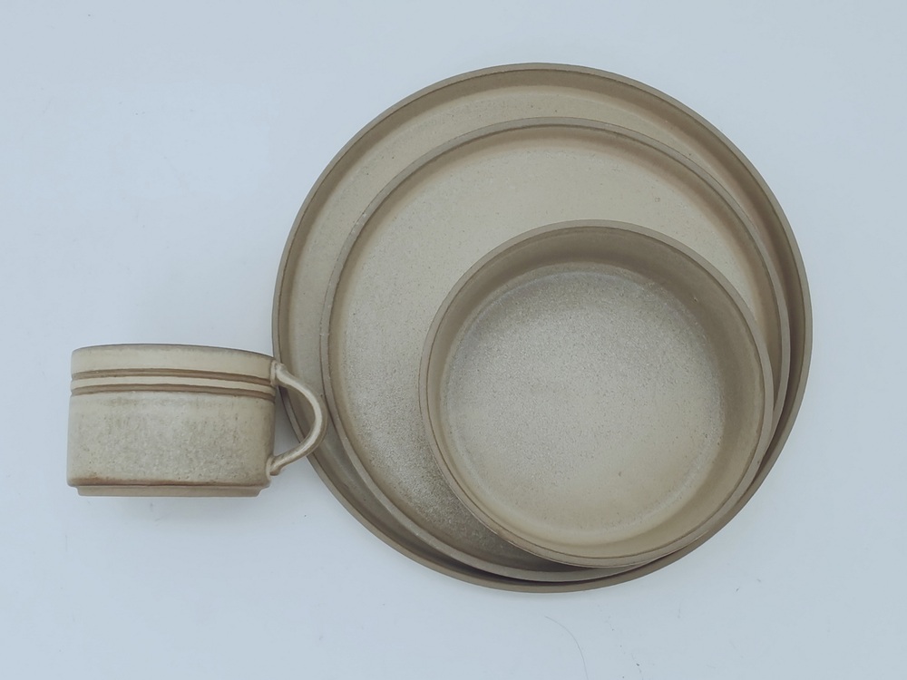 Dinnerware set