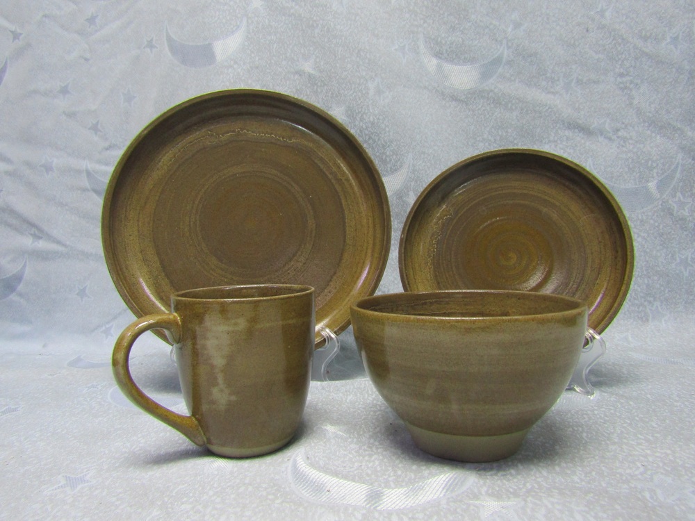 Dinnerware set