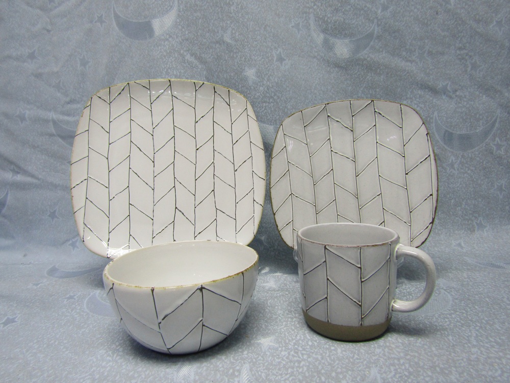 Dinnerware set