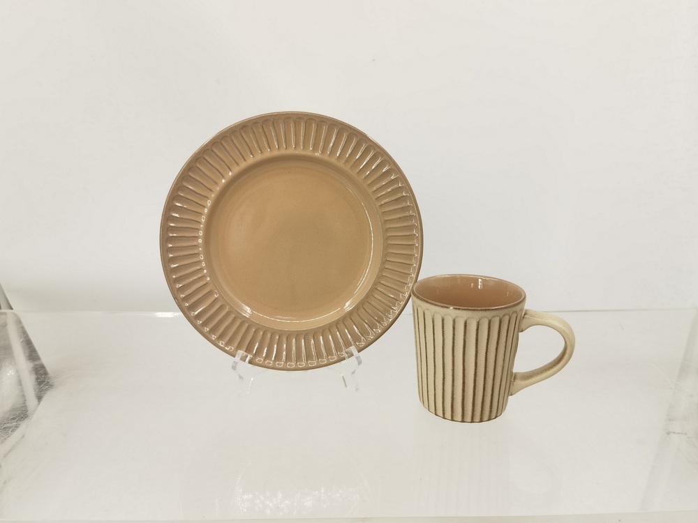 Dinnerware set