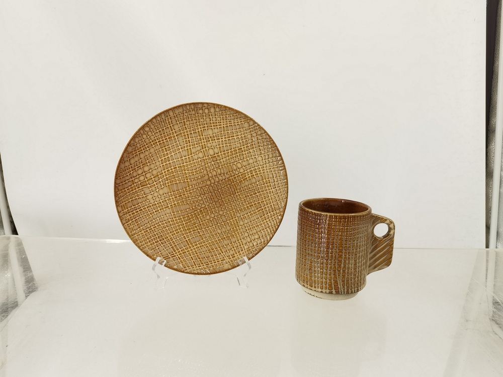 Dinnerware set