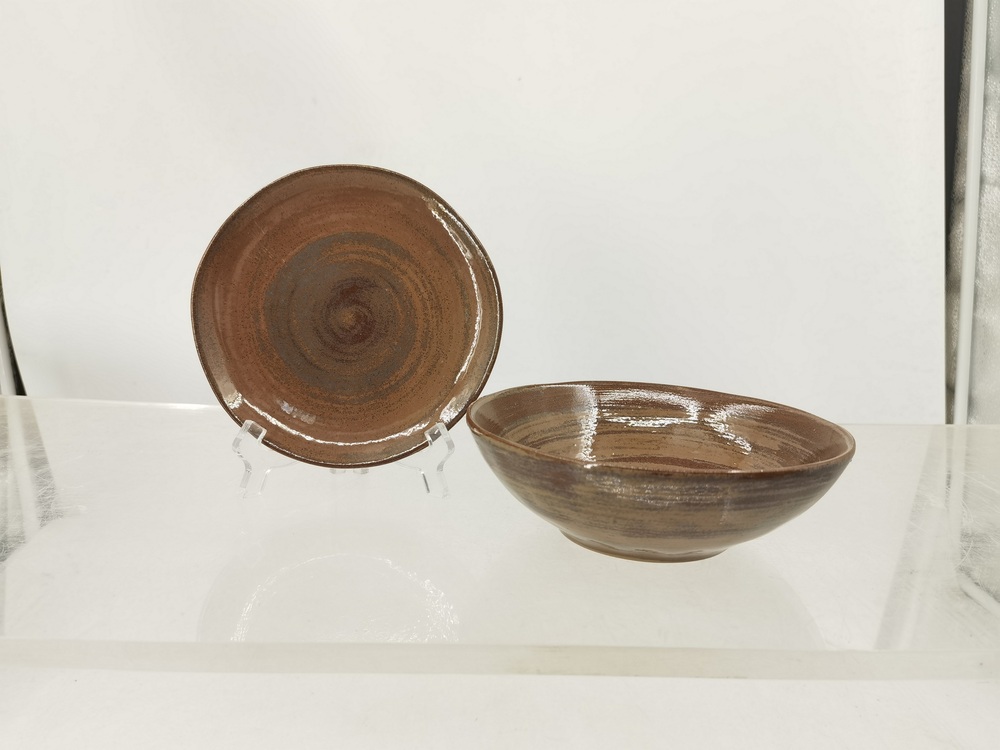 Dinnerware set