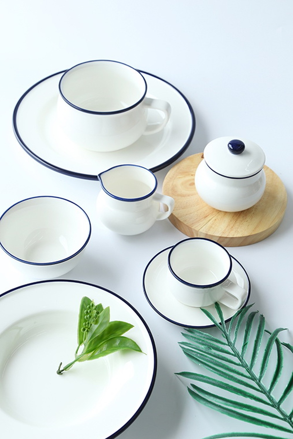 Dinnerware set