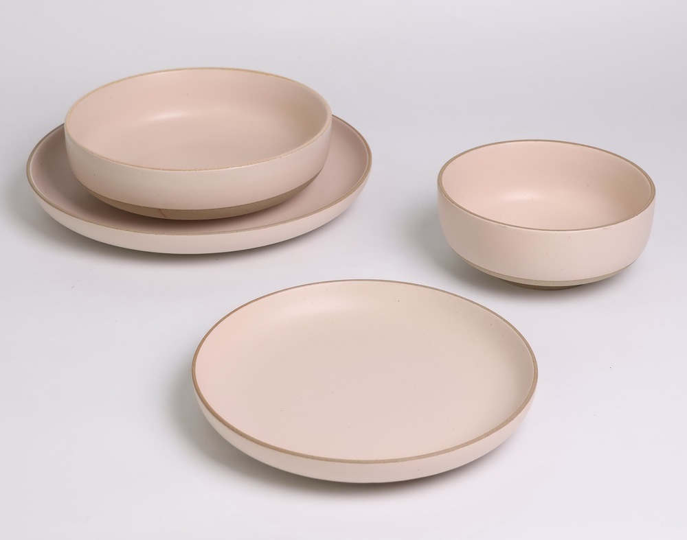 Dinnerware set