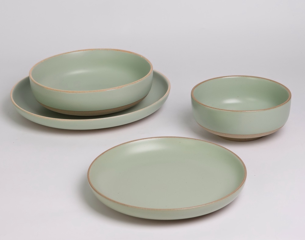 Dinnerware set