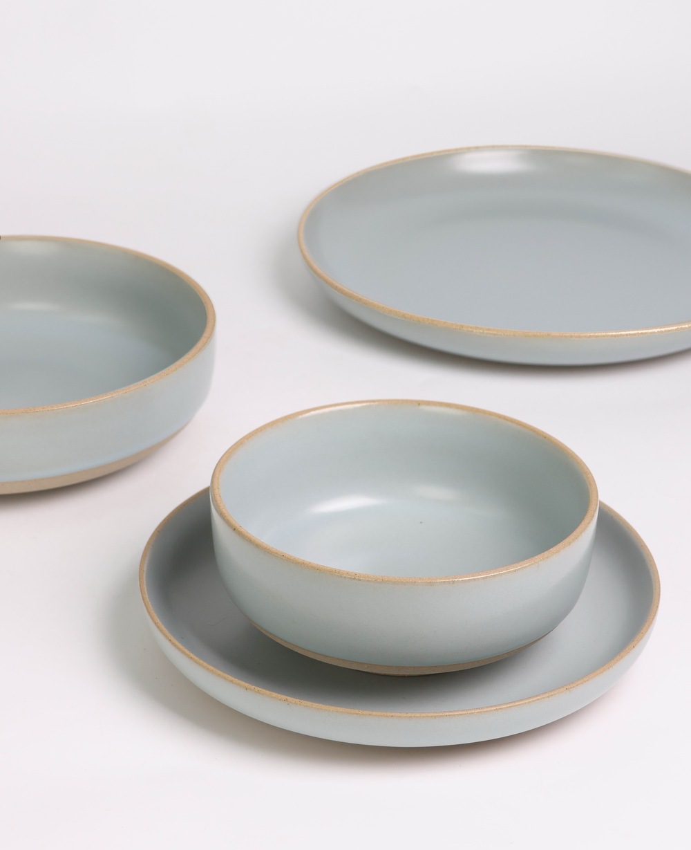 Dinnerware set