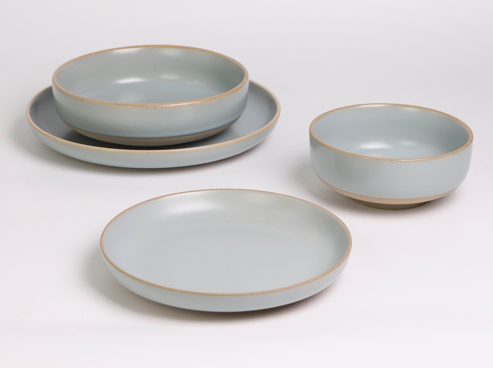 Dinnerware set