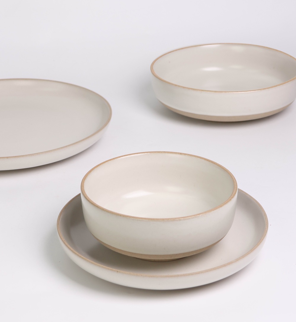 Dinnerware set