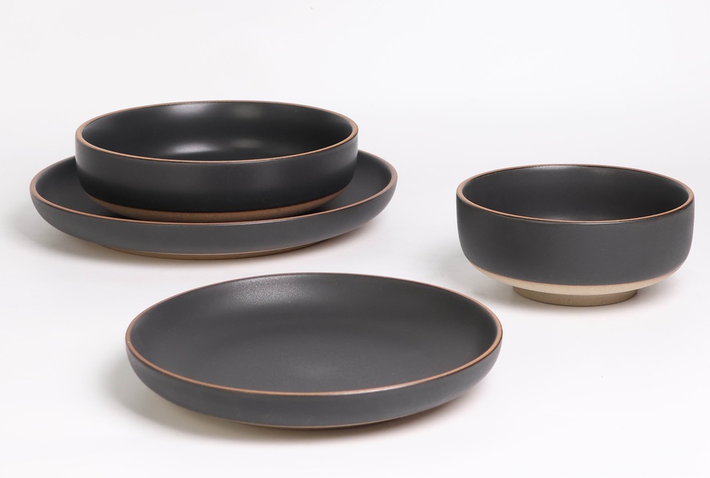 Dinnerware set