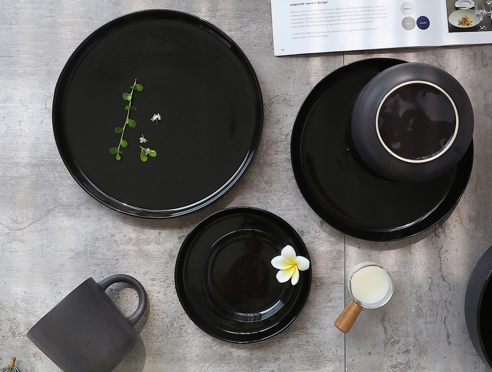 Dinnerware set