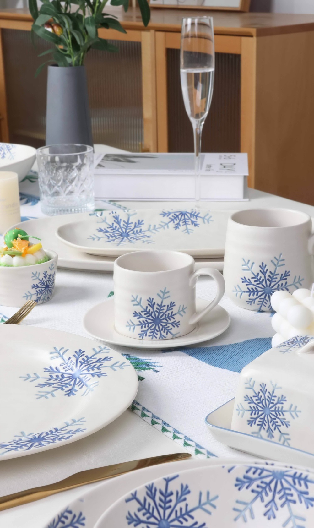 Dinnerware set