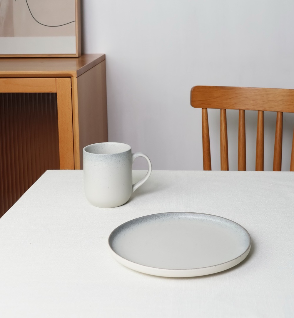 Dinnerware set