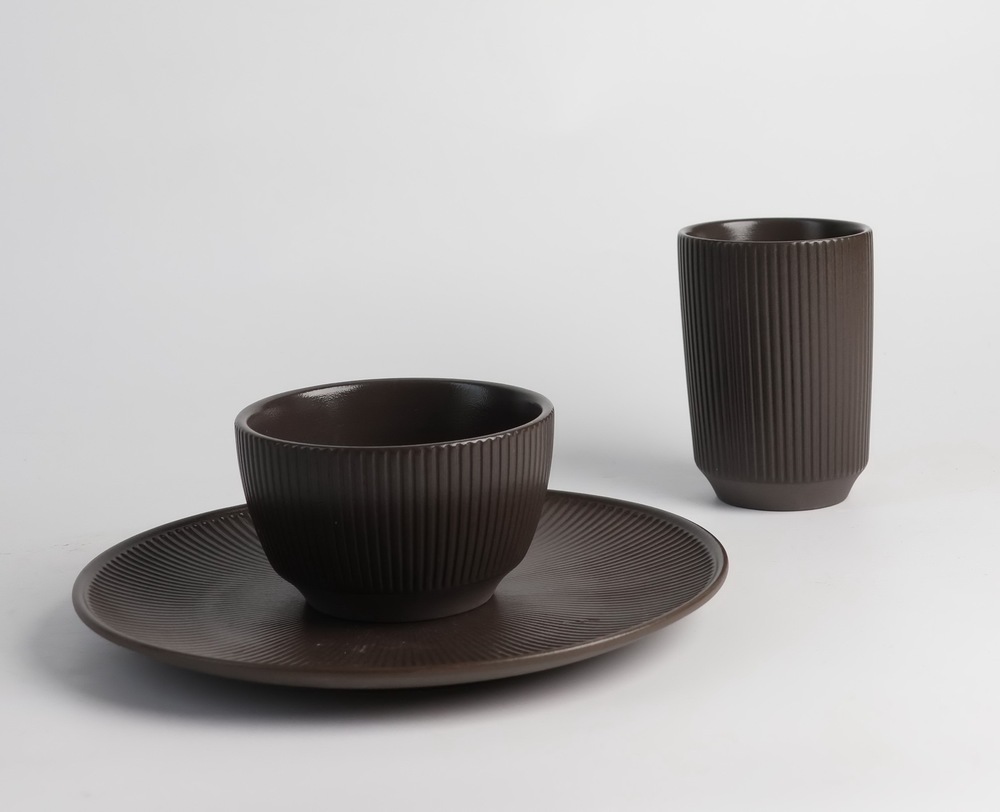 Dinnerware set