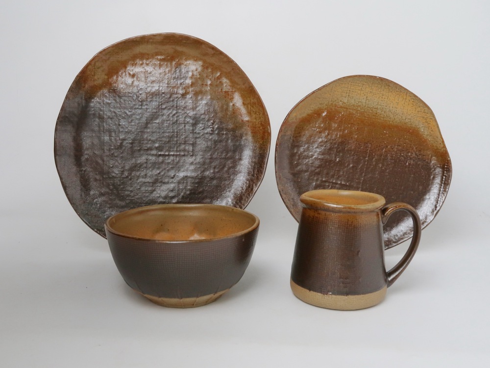 Dinnerware set