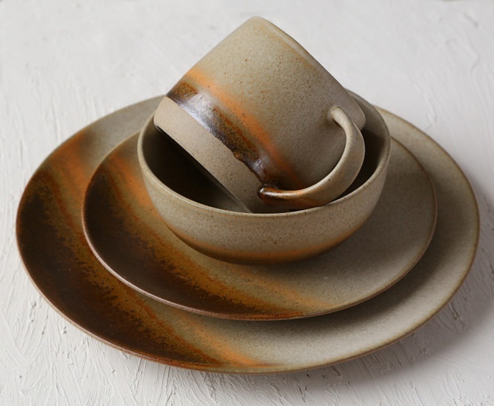 Dinnerware set