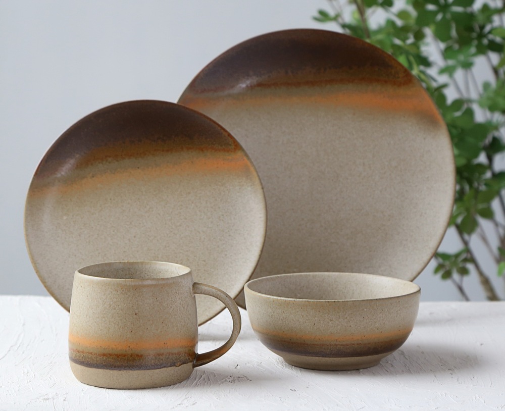 Dinnerware set
