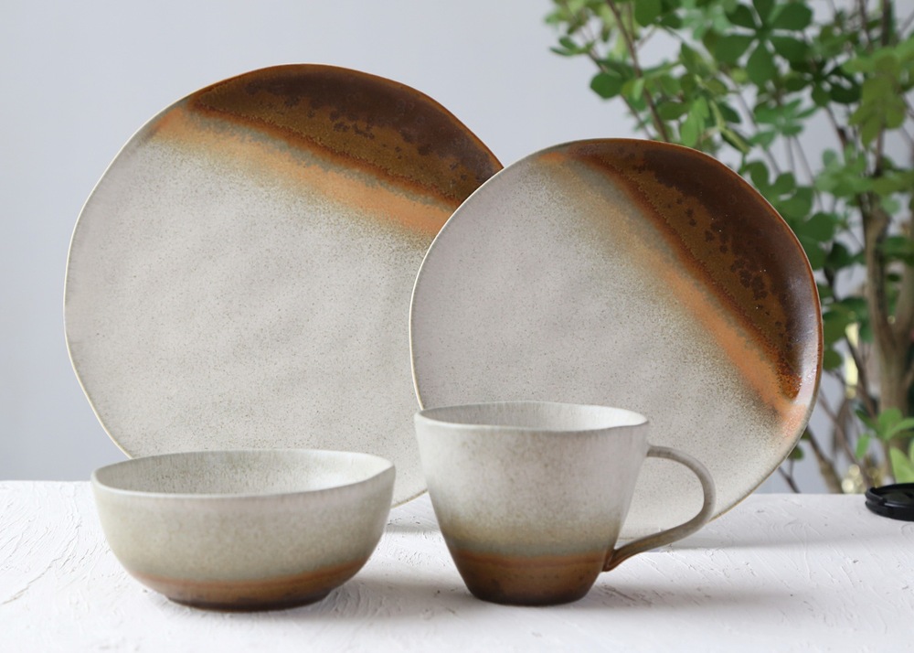 Dinnerware set