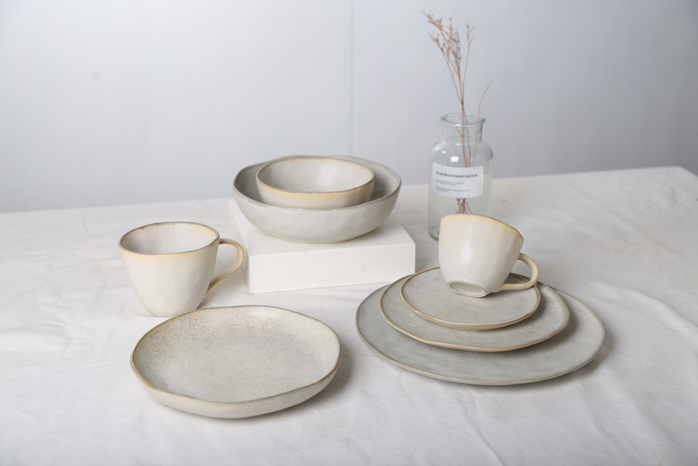 Dinnerware set