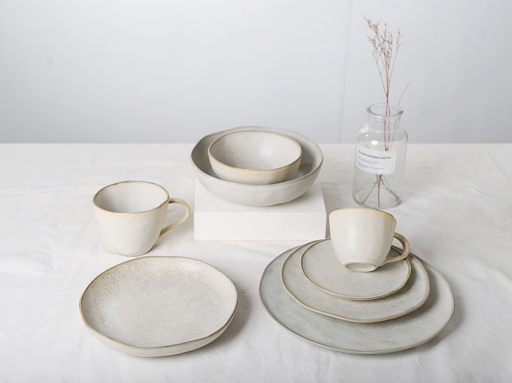 Dinnerware set