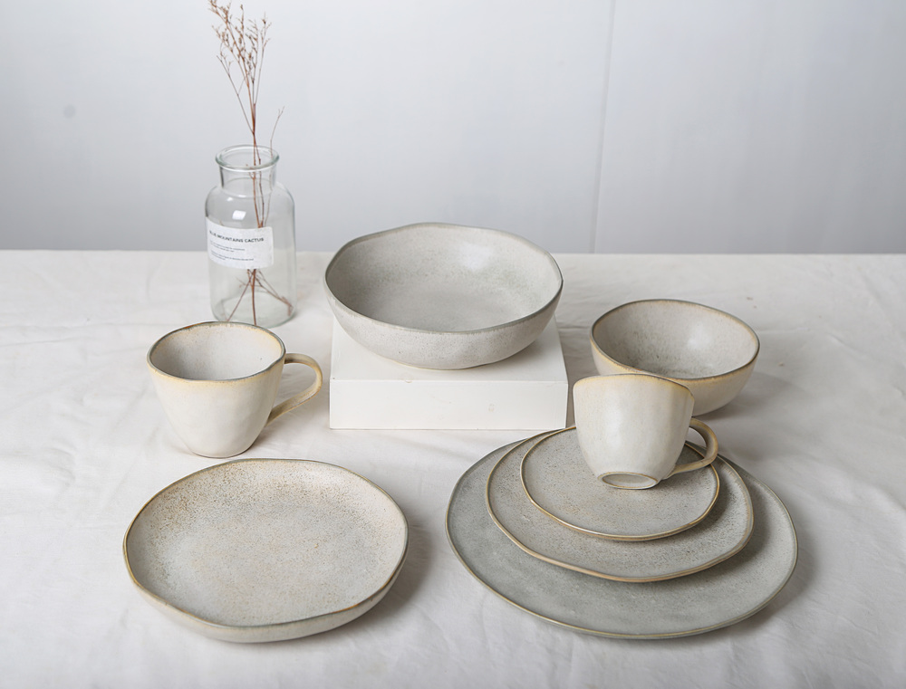 Dinnerware set