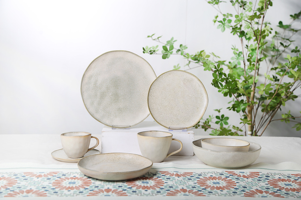 Dinnerware set