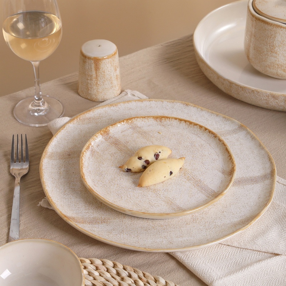 Dinnerware set