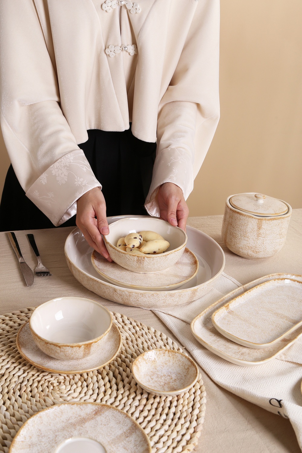 Dinnerware set