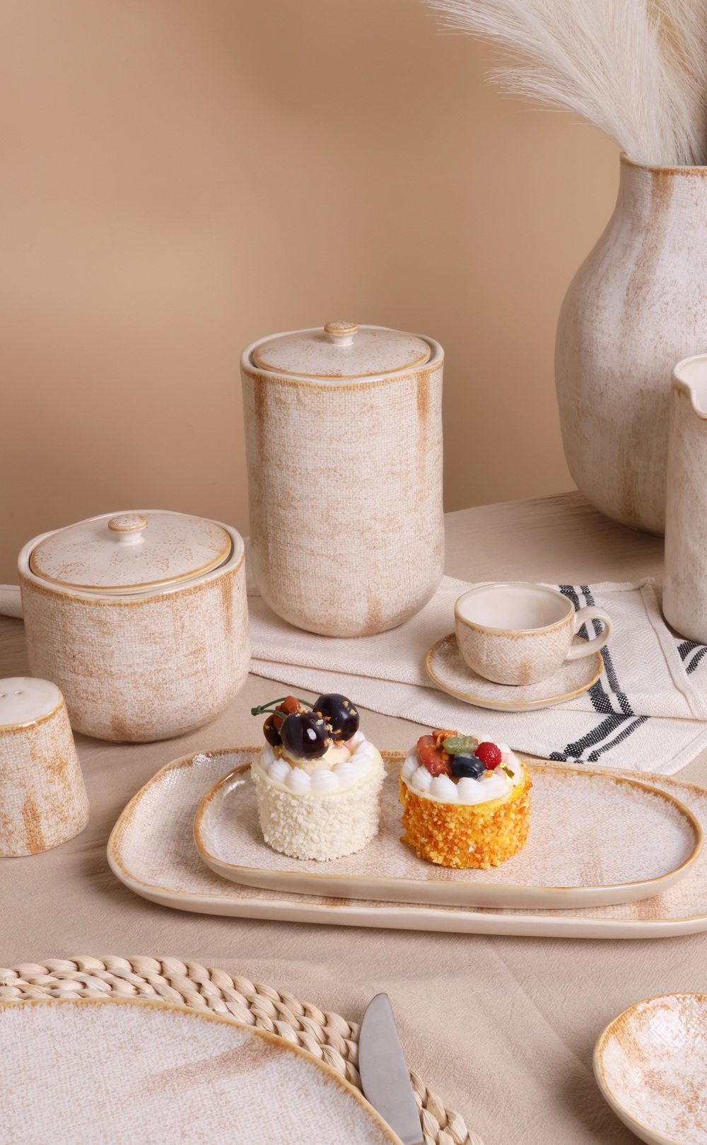 Dinnerware set