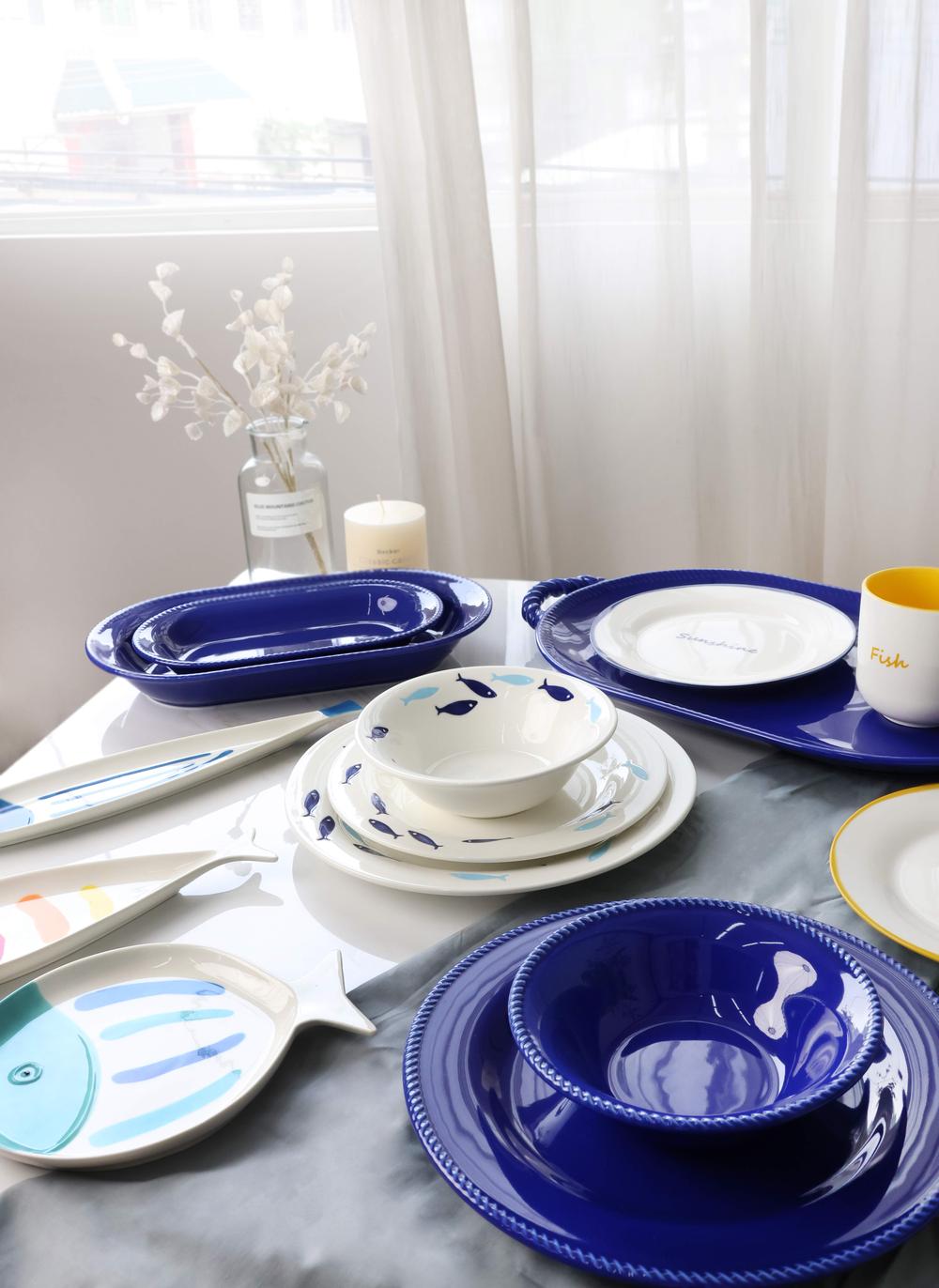 Dinnerware set