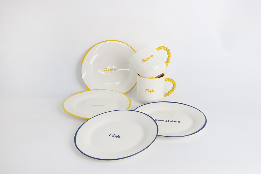 Dinnerware set