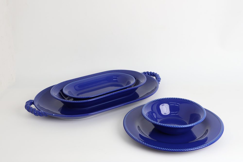 Dinnerware set