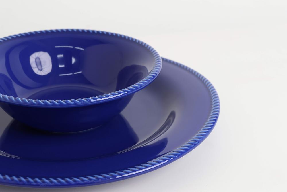Dinnerware set