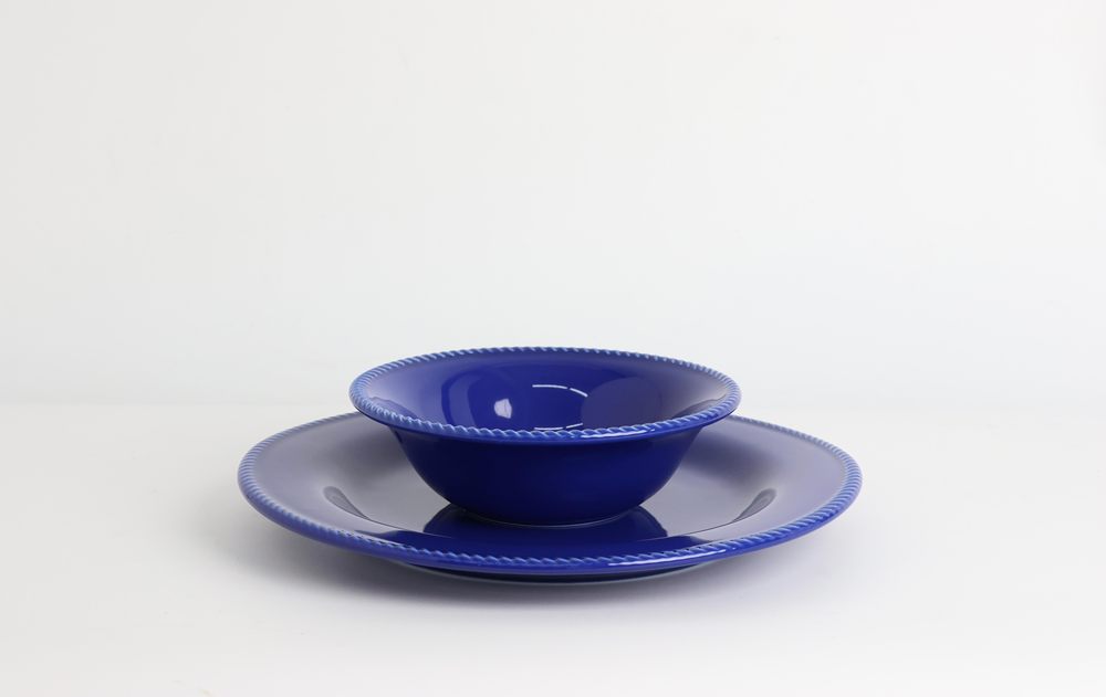 Dinnerware set